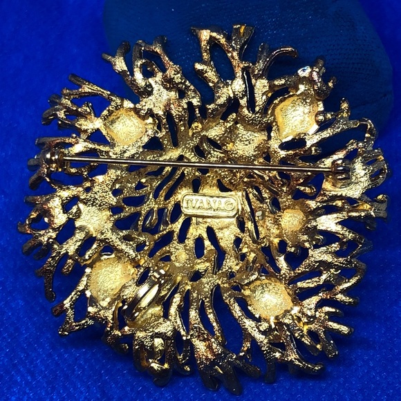 🐙🐚🐠 RIP IVANA Ocean Lovers pendant & brooch - Picture 9 of 11